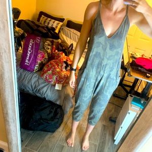 Army green jumper! Worn once. Medium